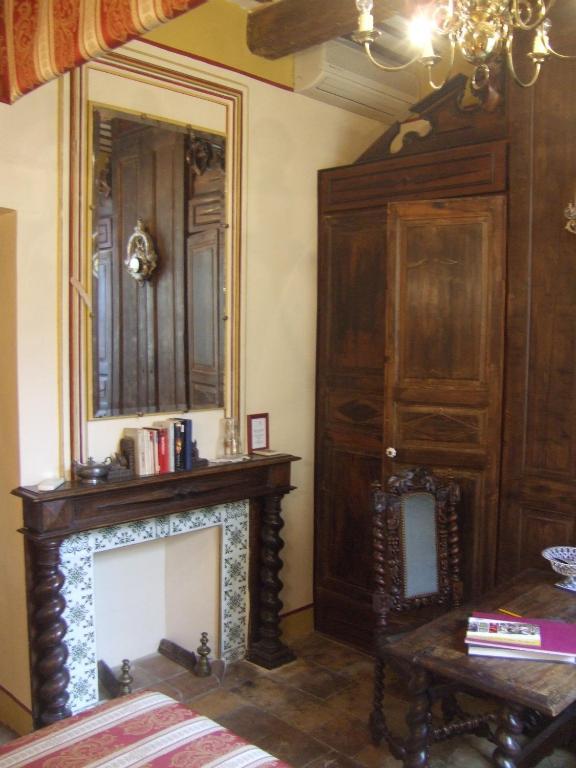مبيت وإفطار Saint-Bonnet-du-Gard Bize De La Tour الغرفة الصورة